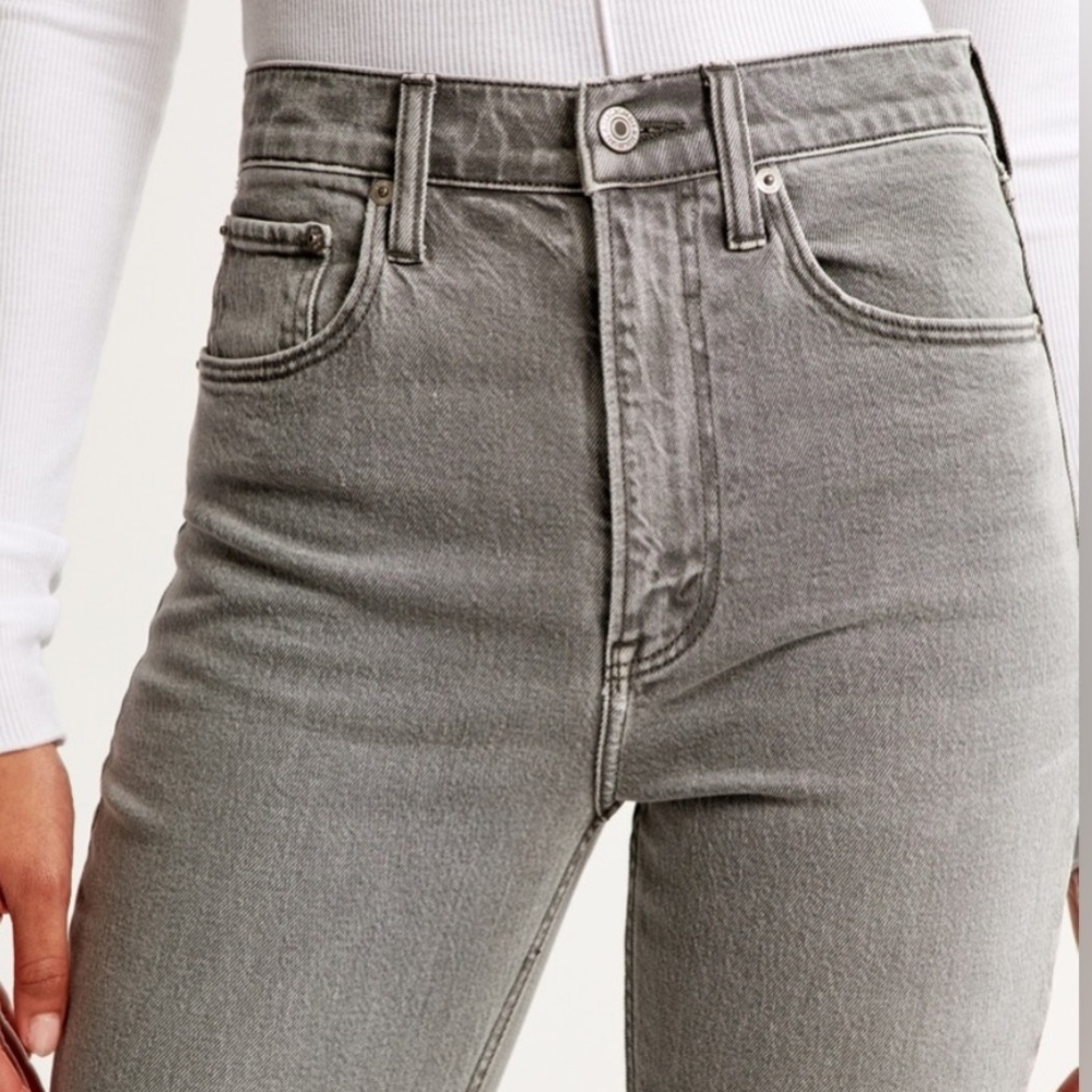 Abercrombie & Fitch The Ankle Straight Ultra High Rise Jean in Gray size 29 Long - Picture 3 of 13
